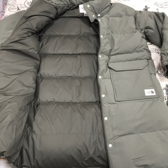 The North Face Sierra Water Repellent Down Parka - Picture 10 of 11